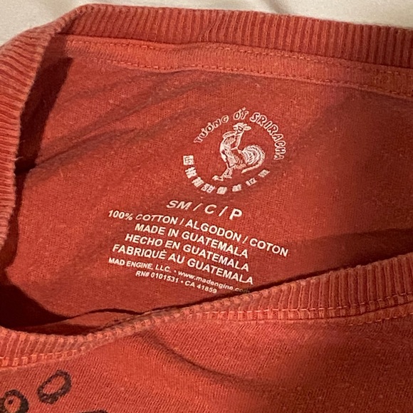 Sriracha T-shirt - Picture 2 of 2